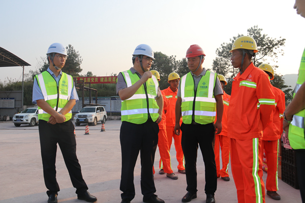 1570603666296074.jpg 東秀隧道現(xiàn)場了解情況_副本.jpg