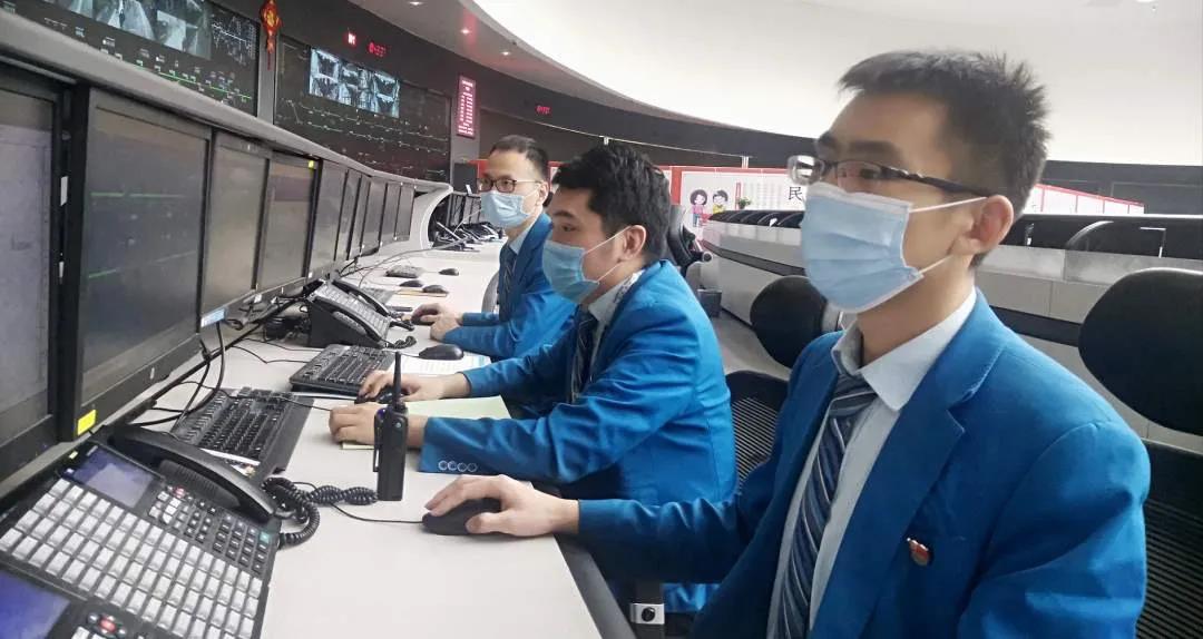 人民日?qǐng)?bào)：開學(xué)季，天津地鐵3號(hào)線暖心服務(wù)，保證師生無憂出行                                                                                                                                                                          